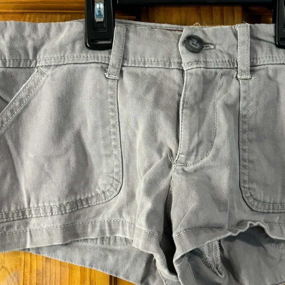 HOLLISTER | Light Gray Denim Shorts - Picture 3 of 5